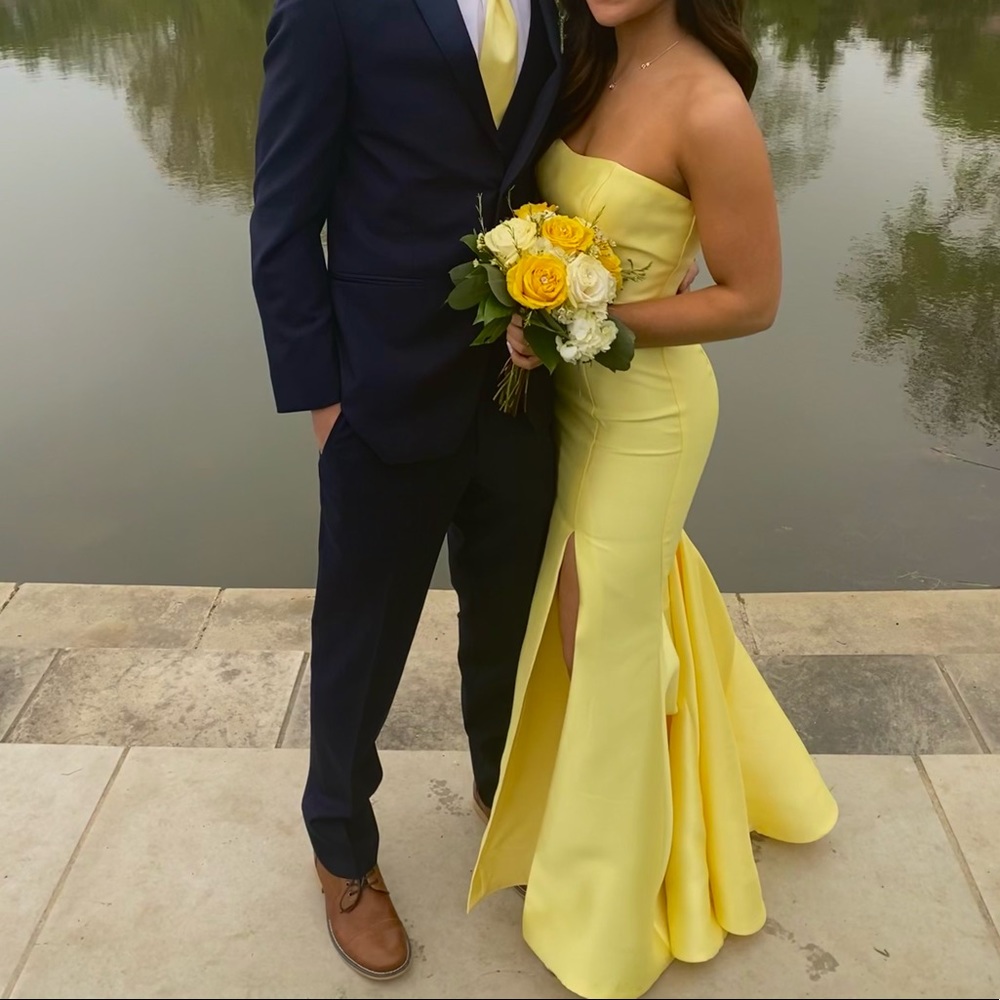Yellow Sherri Hill Prom Dress! 💛🌻✨